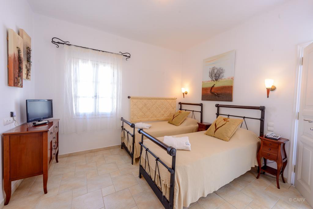 Suite con 2 Camere da Letto e Vista Piscina